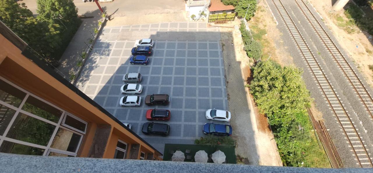 Apricot Hotel , Ahmedabad Exterior foto